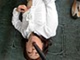 紫彩乃ゴールデン☆ベスト8時間2枚組 天然淫乱女優ガチ野外露出＆アナル調教二穴同時責め！大量潮吹きおもらし4Pファック濃縮盤！！　サンプル画像02